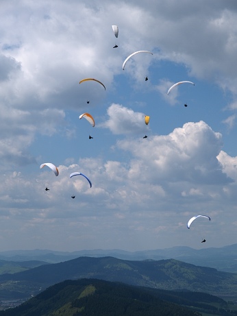  Ve stoup�ku nad sedlem 