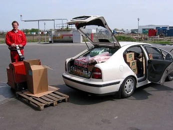  Nakladanie 1200 kg Coca Coly 