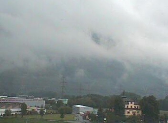  M�sto Chur v 9 hodin r�no, d隝 a teplota 15 stup�� 